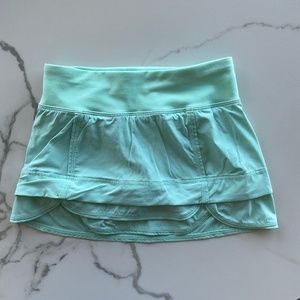 Ivivva by Lululemon Set the Pace tennis skirt, aqua, girls 12, *EXCELLENT* cond.